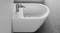 Duravit D-Neo álló bidé, falhoz tolható