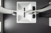 Duravit D-Neo 80x48 cm aszimmetrikus bútorba építhető vagy falra szerelhető mosdó